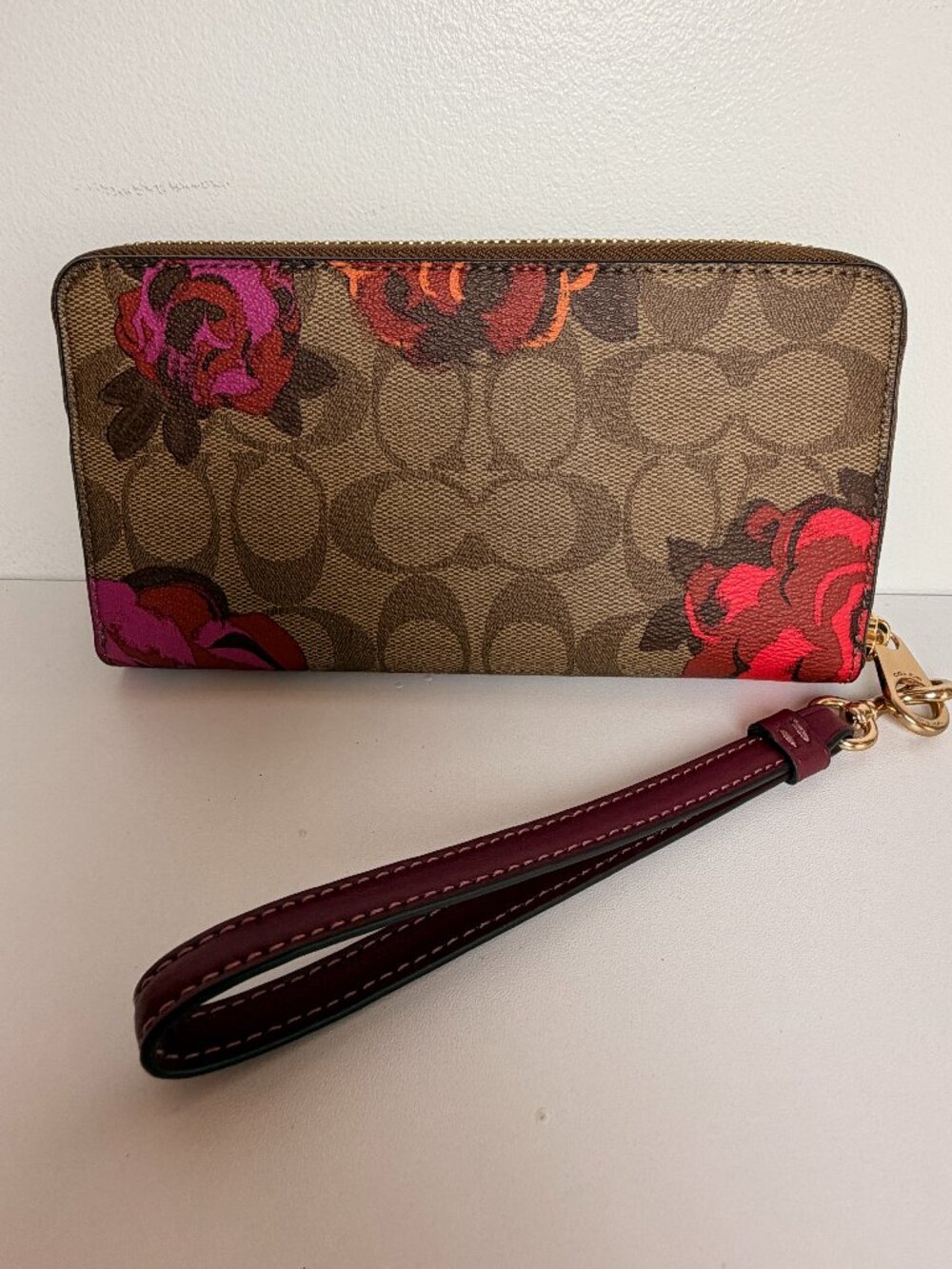 Coach Long Zip Around Wallet in Signature Canvas with Jumbo Floral Print - Picture 2 of 4